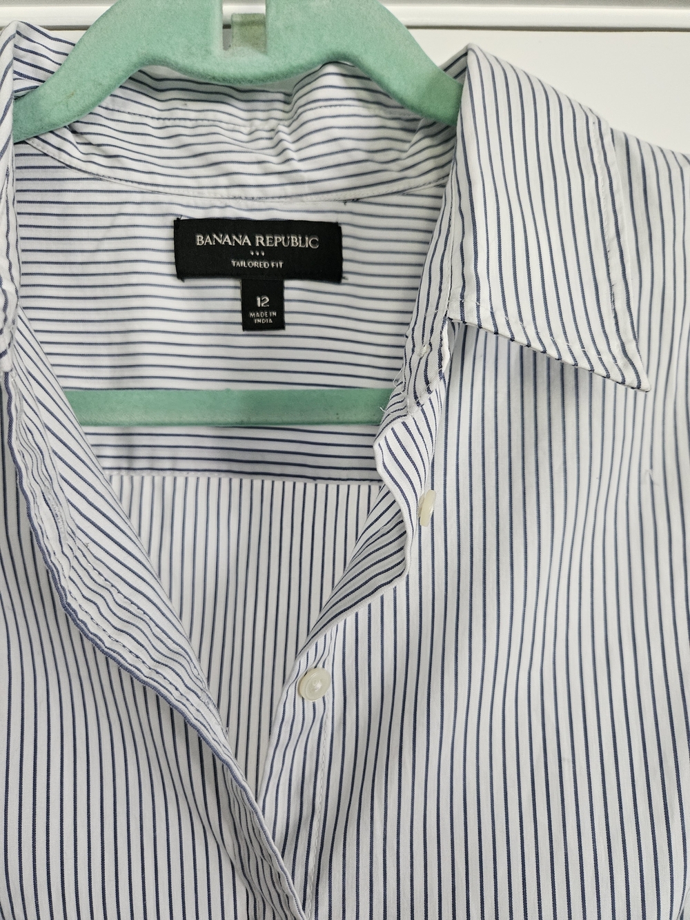BANANA REPUBLIC Classic Tailored Sleeveless Blue Pinstripe Button-Front Shirt - - Picture 3 of 7